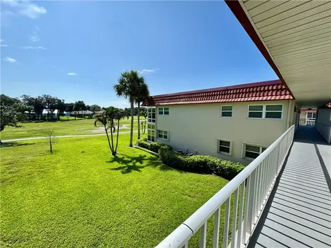 25 Pine Arbor Lane Vero Beach FL 32962