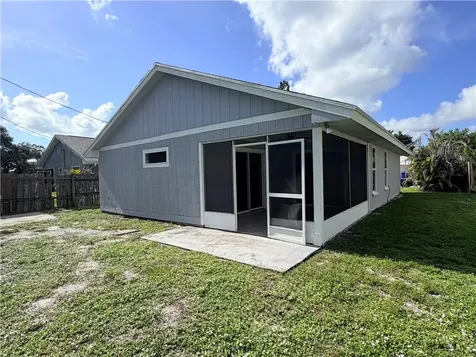 430 14th Place SW Vero Beach FL 32962