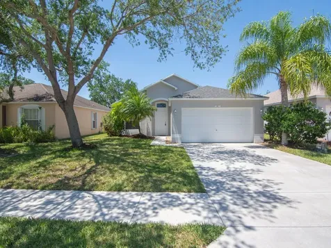 962 E 13th Square Vero Beach FL 32960