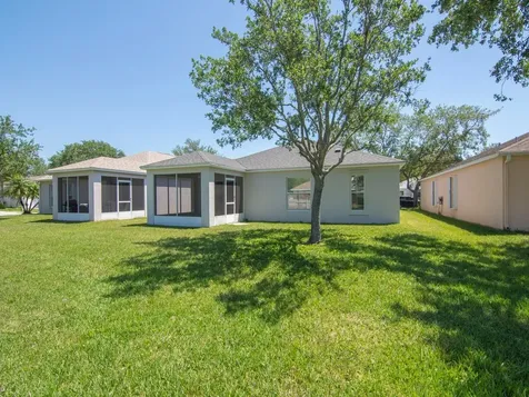 962 E 13th Square Vero Beach FL 32960