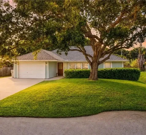 916 21st Avenue Vero Beach FL 32960