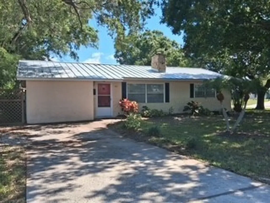 401 Easy Street Sebastian FL 32958