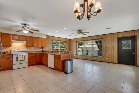 5605 38th Street Vero Beach FL 32966