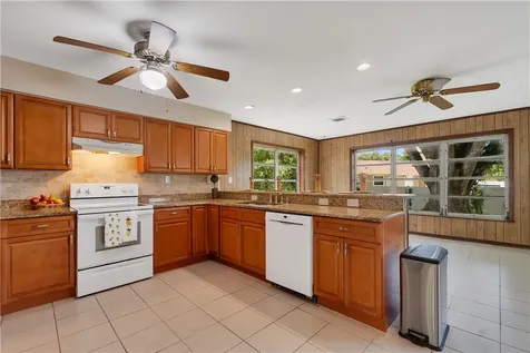 5605 38th Street Vero Beach FL 32966