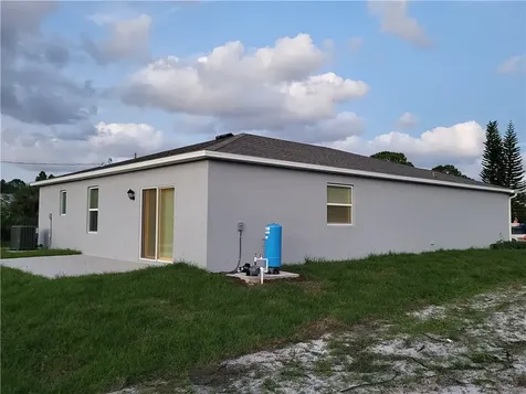8975 102nd Avenue Vero Beach FL 32967