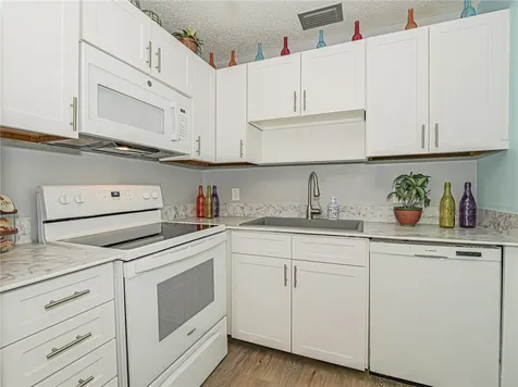 28 Vista Gardens Trail Vero Beach FL 32962