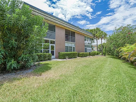 28 Vista Gardens Trail Vero Beach FL 32962