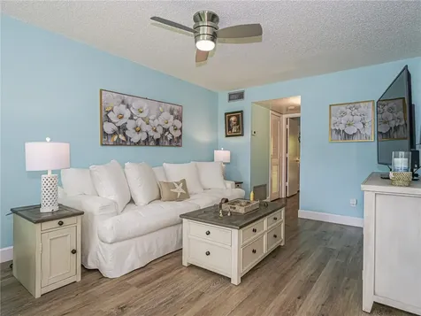 28 Vista Gardens Trail Vero Beach FL 32962