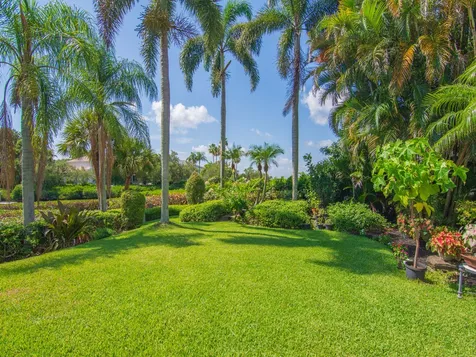 253 Riverway Drive Vero Beach FL 32963