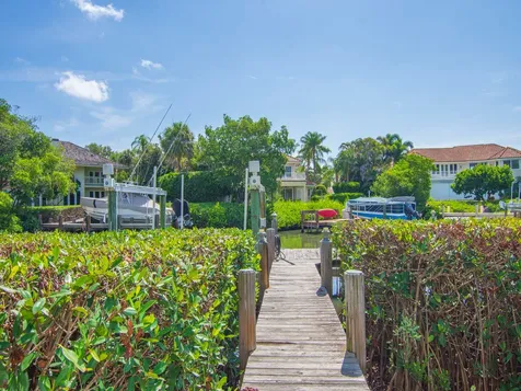 253 Riverway Drive Vero Beach FL 32963