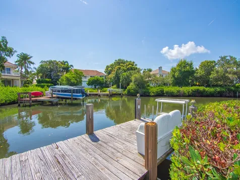 253 Riverway Drive Vero Beach FL 32963