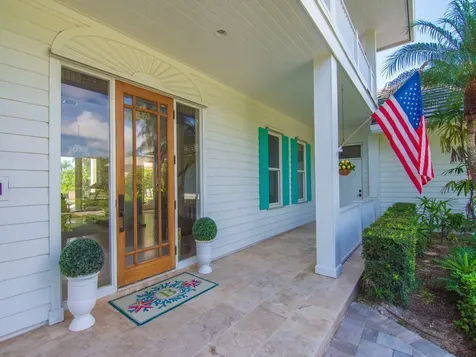 253 Riverway Drive Vero Beach FL 32963