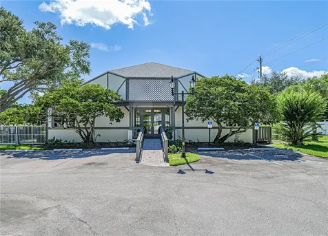 1863 Easthampton Terrace Vero Beach FL 32966