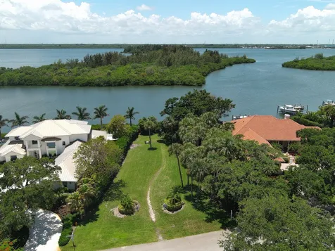 1331 Jonathans Trail Vero Beach FL 32963