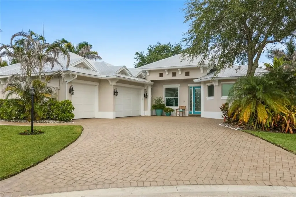 1090 Quail Court SW Vero Beach FL 32968