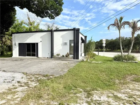 8496 Us Highway 1 Highway Vero Beach FL 32967