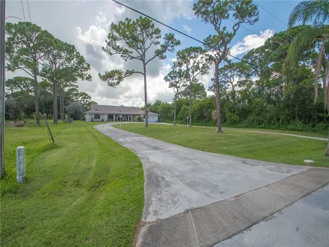 5101 Deer Run Drive Fort Pierce FL 34951