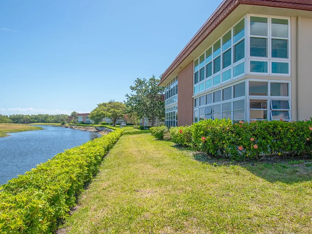 74 Royal Oak Court Vero Beach FL 32962