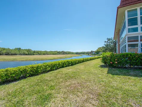 74 Royal Oak Court Vero Beach FL 32962