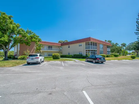 74 Royal Oak Court Vero Beach FL 32962