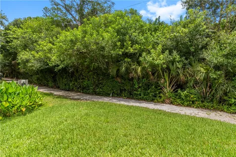 1930 Easthampton Terrace Vero Beach FL 32966