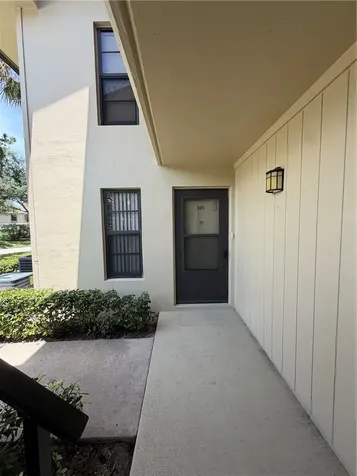 4 Plantation Drive Vero Beach FL 32966