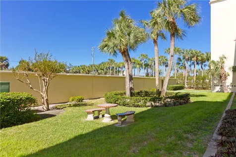 2333 Indian River Boulevard Vero Beach FL 32960