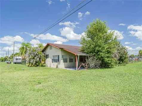 1040 Lissie Lane Okeechobee FL 34974