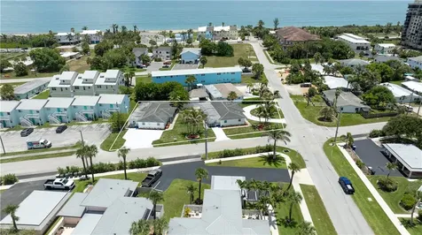 662 Granada Street Hutchinson Island FL 34949