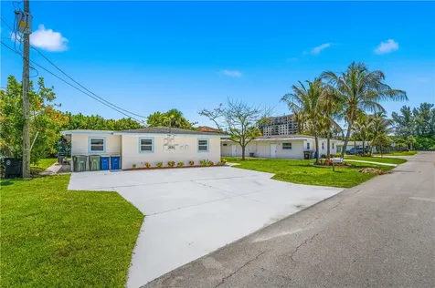 662 Granada Street Hutchinson Island FL 34949