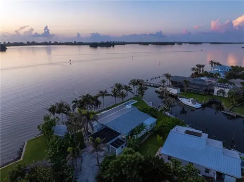 497 River Prado Fort Pierce FL 34946