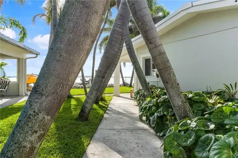 497 River Prado Fort Pierce FL 34946