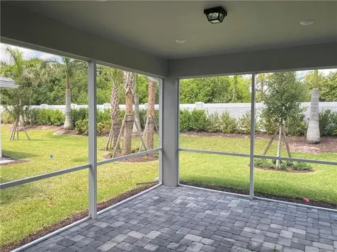 8423 Beagle Terrace Vero Beach FL 32967