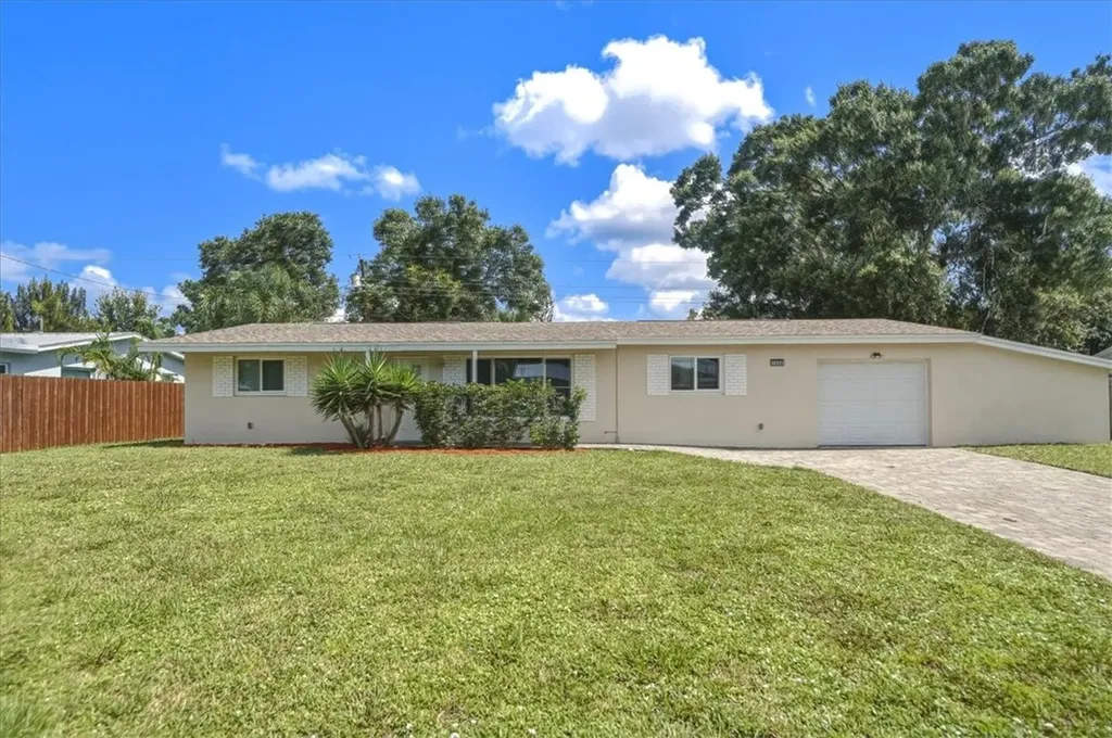 1956 1st Place SW Vero Beach FL 32962