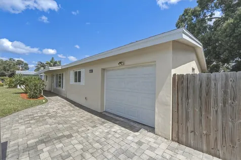 1956 1st Place SW Vero Beach FL 32962