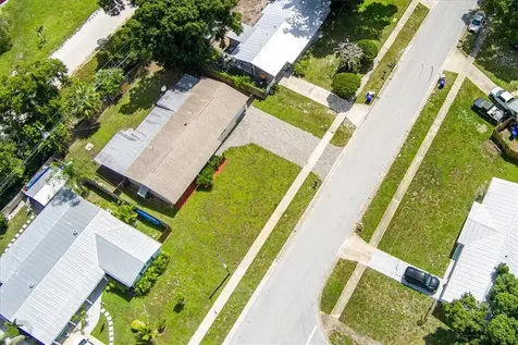 1956 1st Place SW Vero Beach FL 32962
