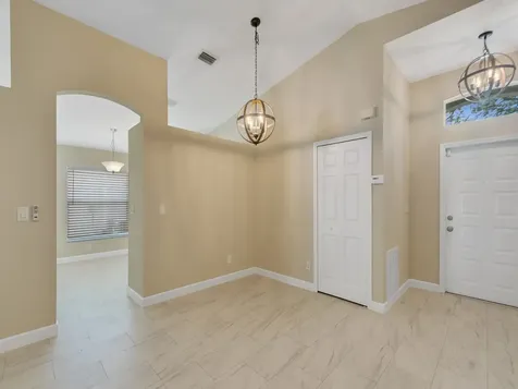 962 E 13th Square Vero Beach FL 32960