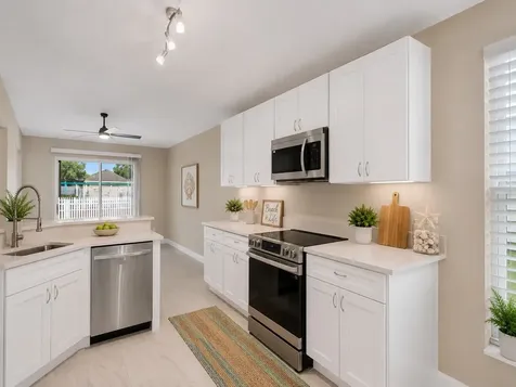 962 E 13th Square Vero Beach FL 32960