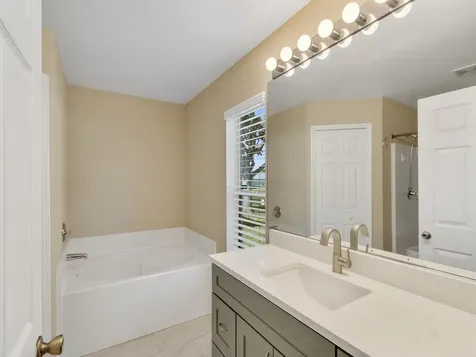 962 E 13th Square Vero Beach FL 32960