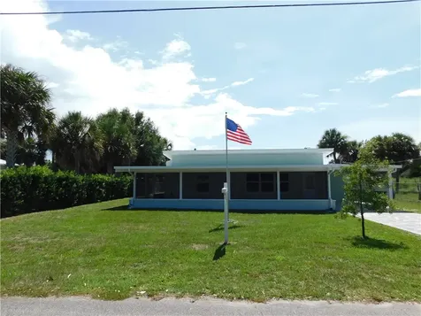 9896 Pine Street Sebastian FL 32976