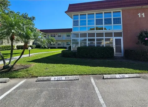 11 Vista Palm Lane Vero Beach FL 32962
