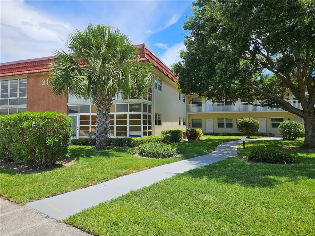 31 Pine Arbor Lane Vero Beach FL 32962