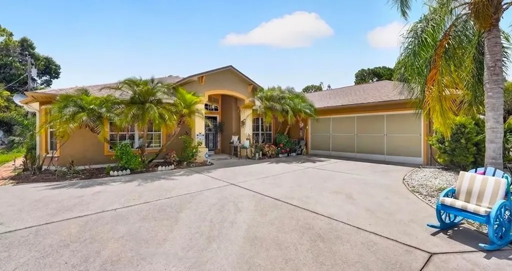 173 Easy Street Sebastian FL 32958