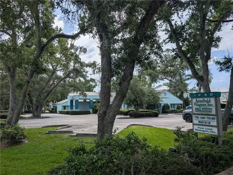 1940 10th Avenue Vero Beach FL 32960