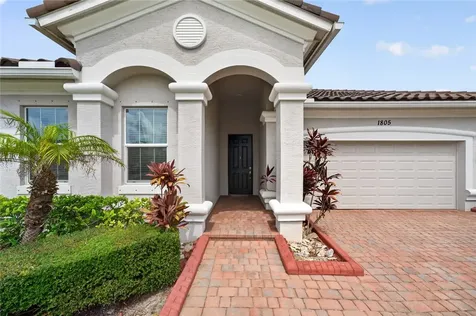 1805 Berkshire Circle SW Vero Beach FL 32968