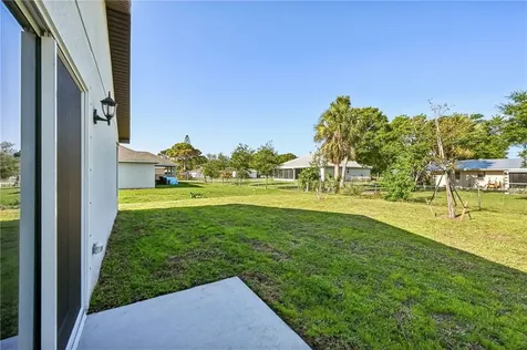 8565 104th Court Vero Beach FL 32967