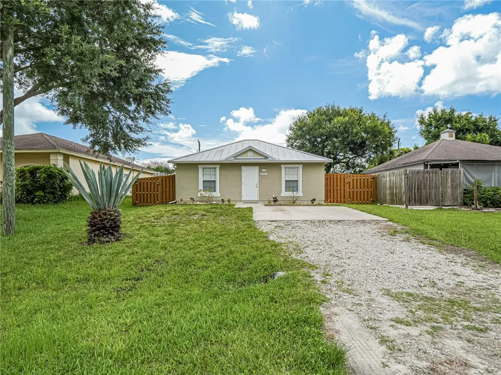 1456 25th Court SW Vero Beach FL 32962