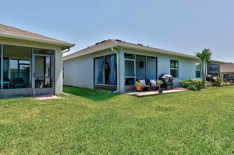 6105 Red Maple Manor Vero Beach FL 32966