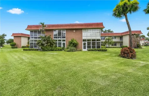 6 Vista Palm Lane Vero Beach FL 32962
