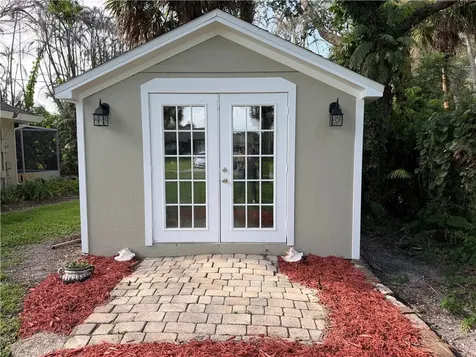 1290 5th Place Vero Beach FL 32962
